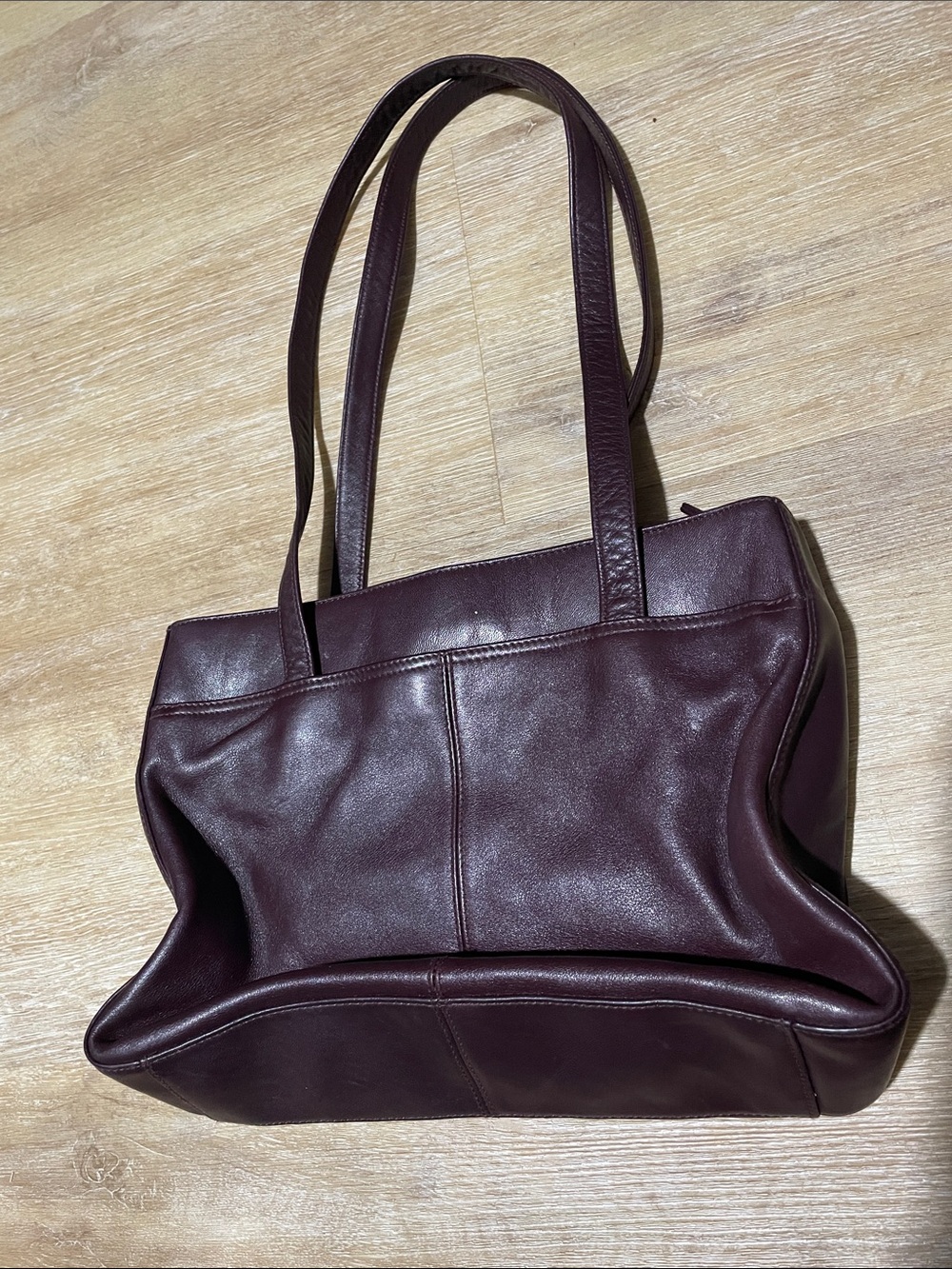 Etienne Aigner Burgundy Leather Shoulder Tote - Picture 2 of 9